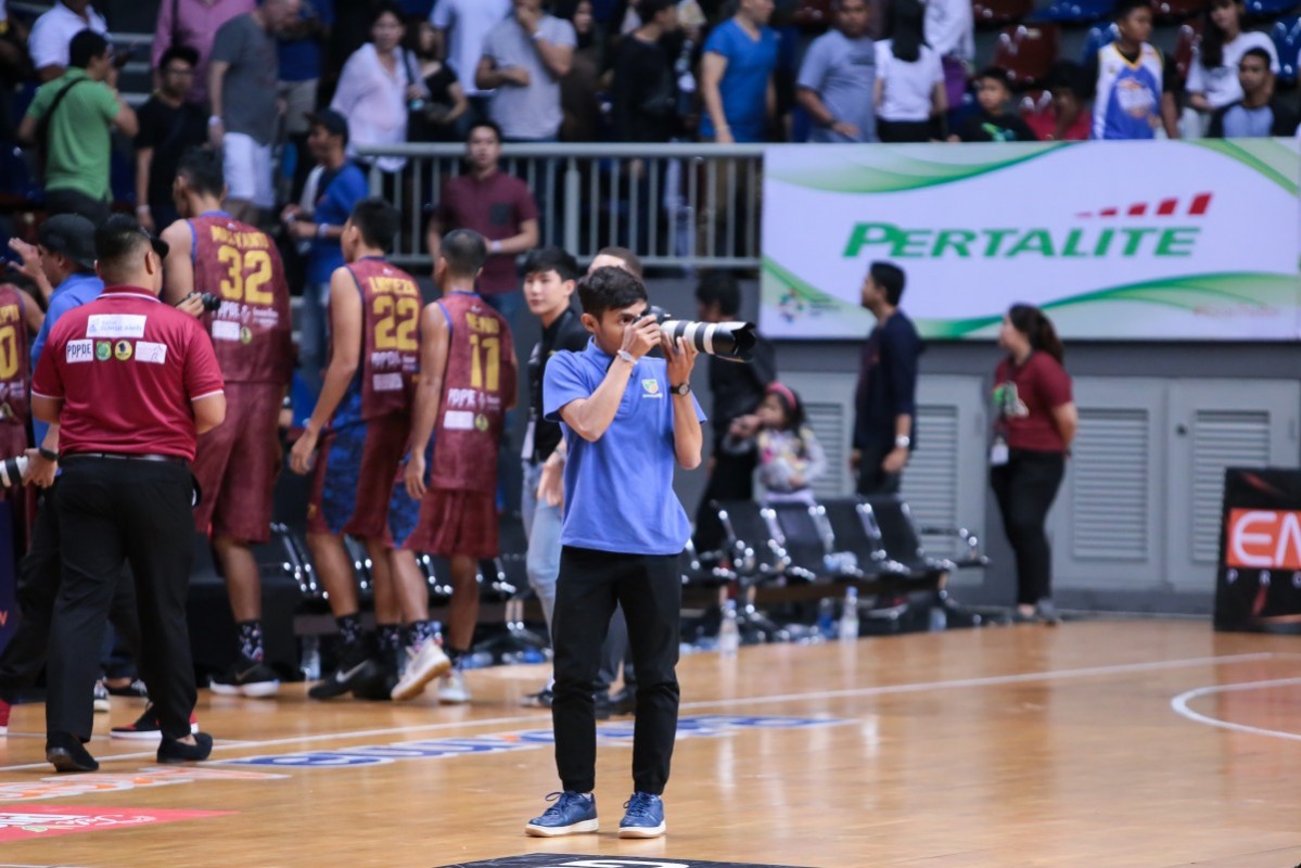 Hari Purwanto Sosok Di Balik Foto Foto Basket Indonesia