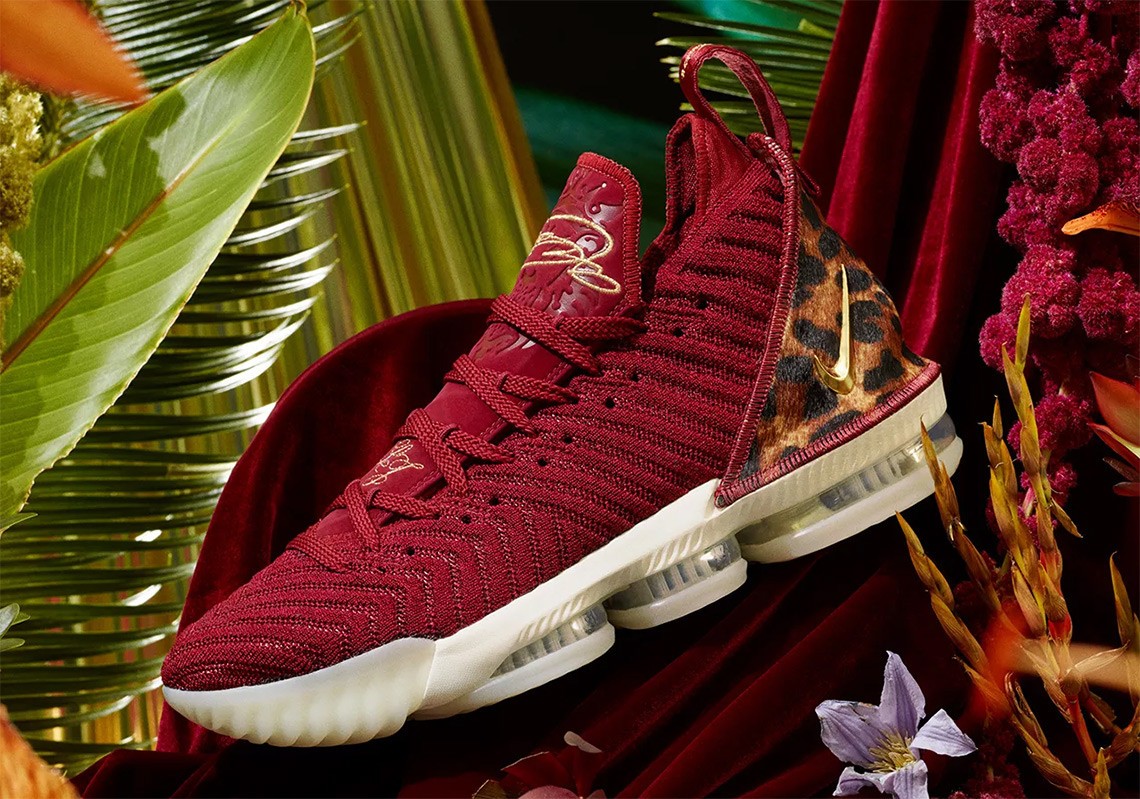 sepatu lebron 16