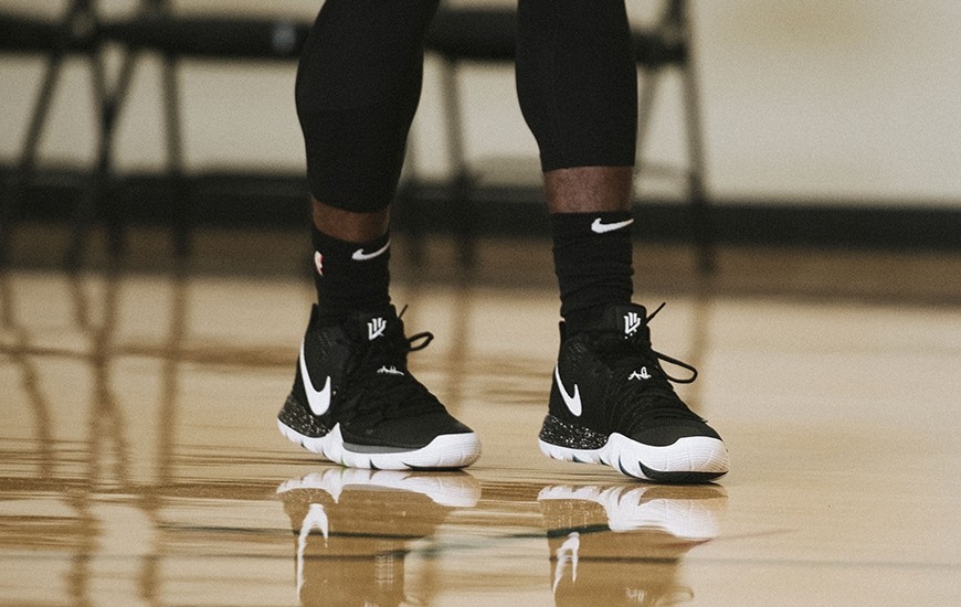 sepatu kyrie irving 5