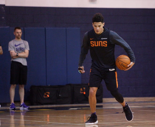 Devin Booker Karantina, Absen di Awal Kamp Pelatihan Suns