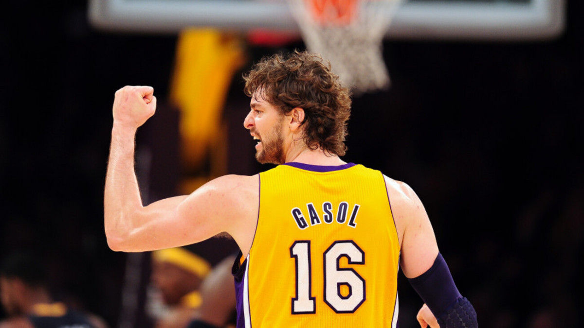 Alasan Mengapa Lakers Wajib Mempensiunkan Jersei Pau Gasol