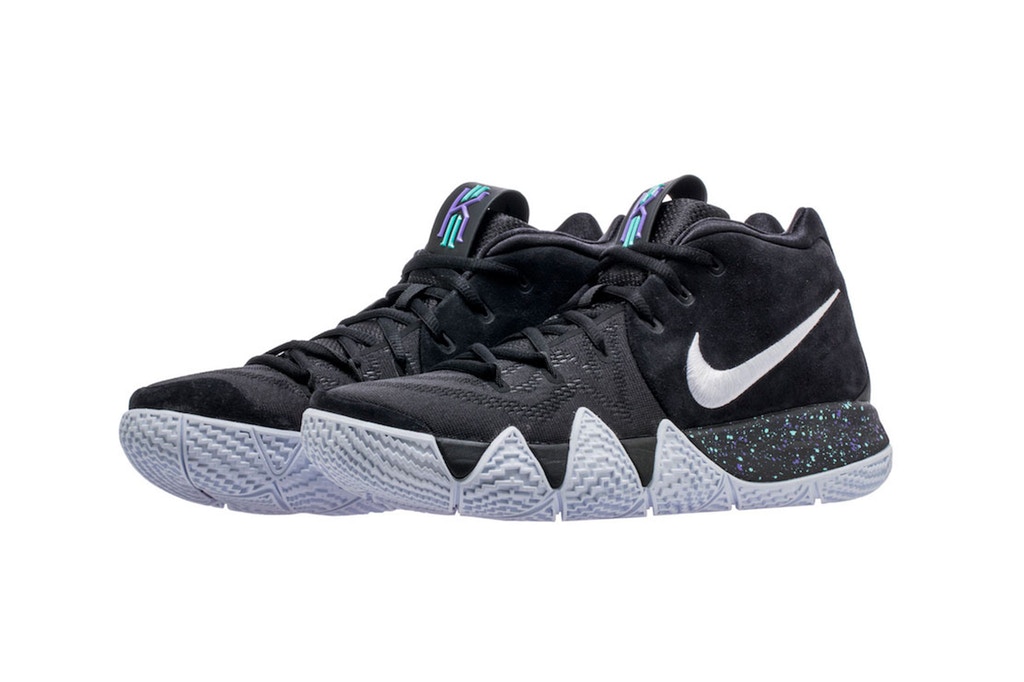 sepatu kyrie 4