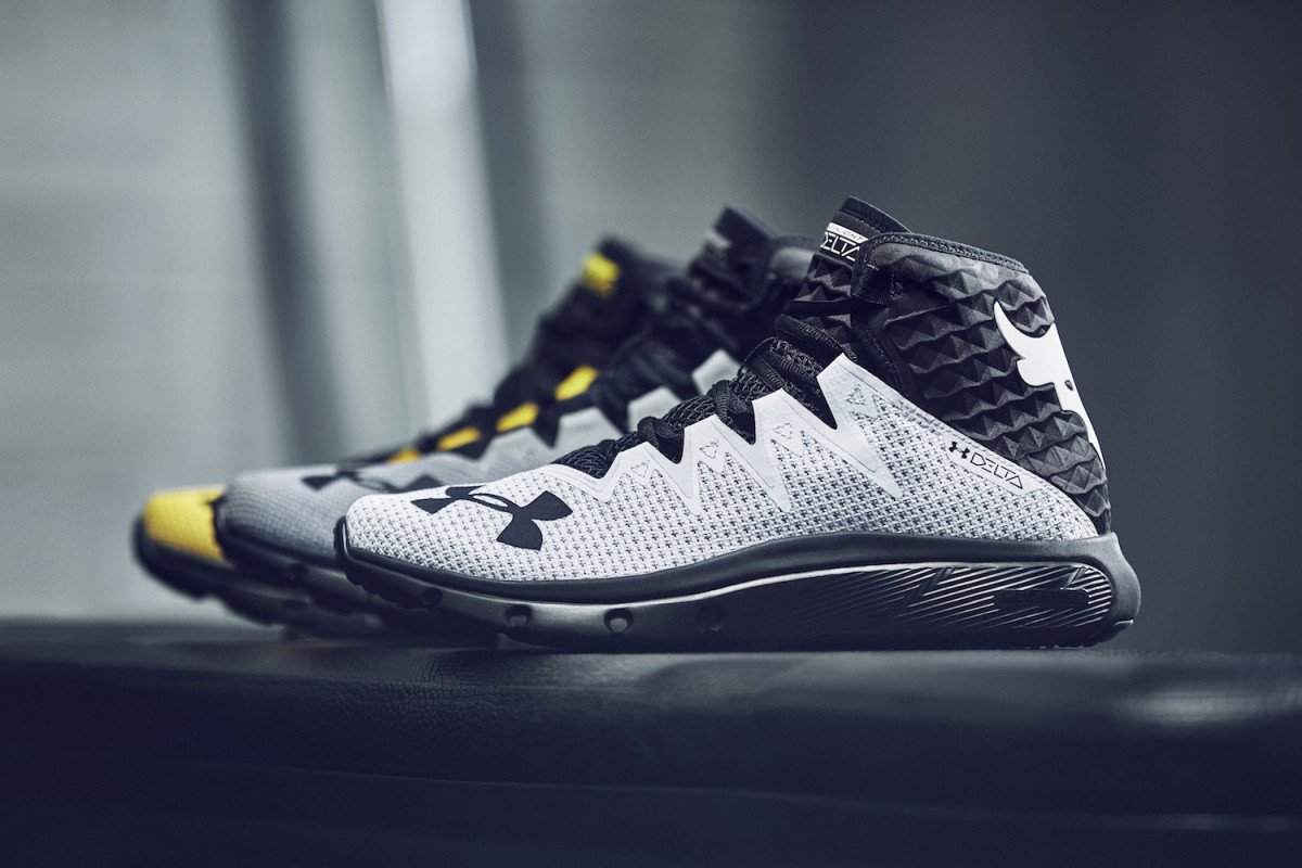 sepatu the rock under armour