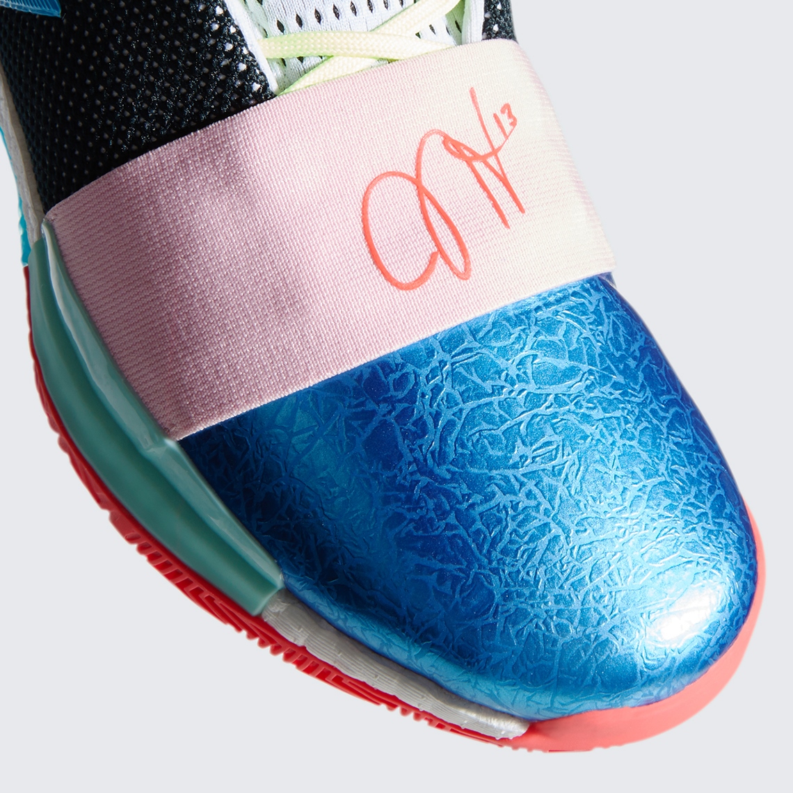 Sepatu Warna-warni James Harden di Laga Playoff - mainbasket.com