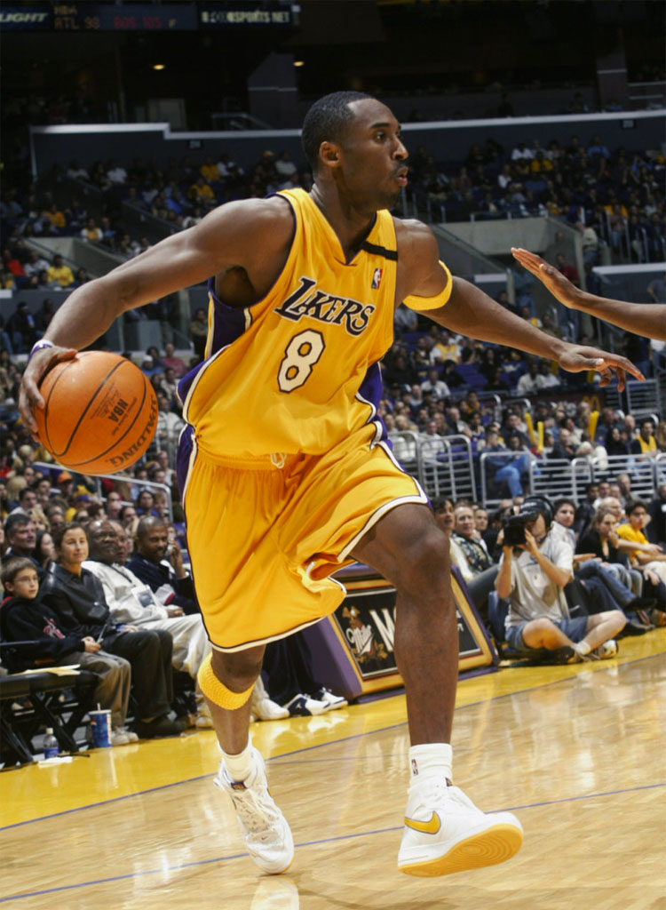 kobe bryant wearing kobe 1