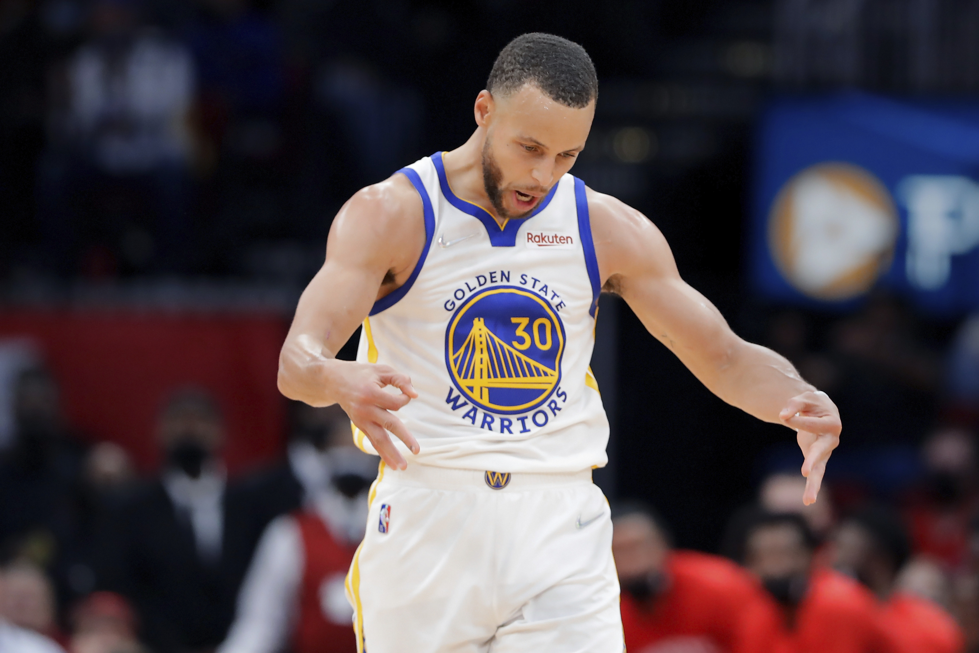 Stephen Curry Pecahkan Rekor Kobe Bryant