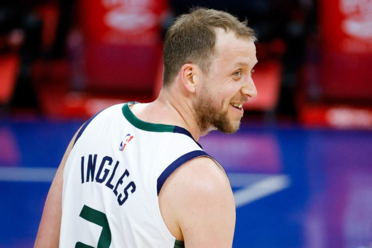 Putus ACL, Joe Ingles Sudahi Musim 2021-2022