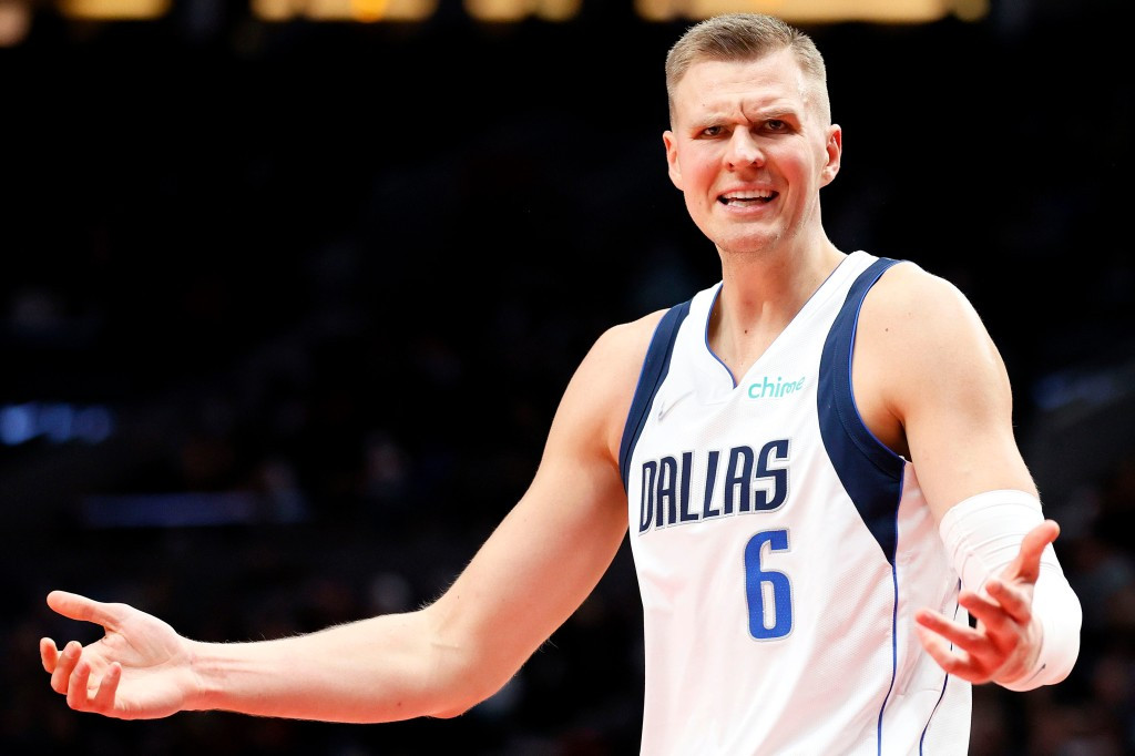 Mavericks Lepas Porzingis ke Wizards untuk Dinwiddie dan Bertans