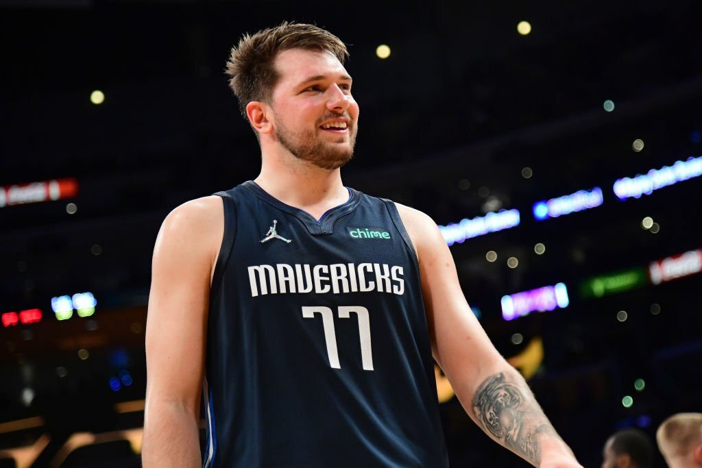 Luka Doncic Pimpin Mavericks Beri Lakers Kekalahan Ketiga Beruntun.