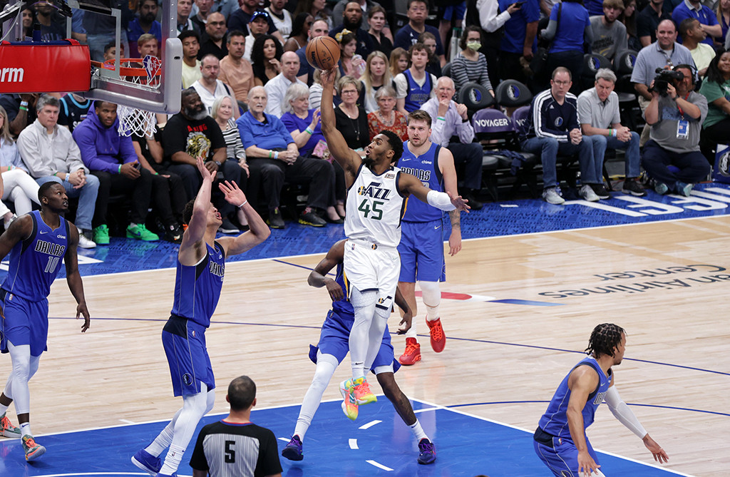 Юта джаз игроки «юта джаз» 2022 нынешней. Mavericks nba. Юта матч в 96. Юта джаз даллас. Dallas mavericks.