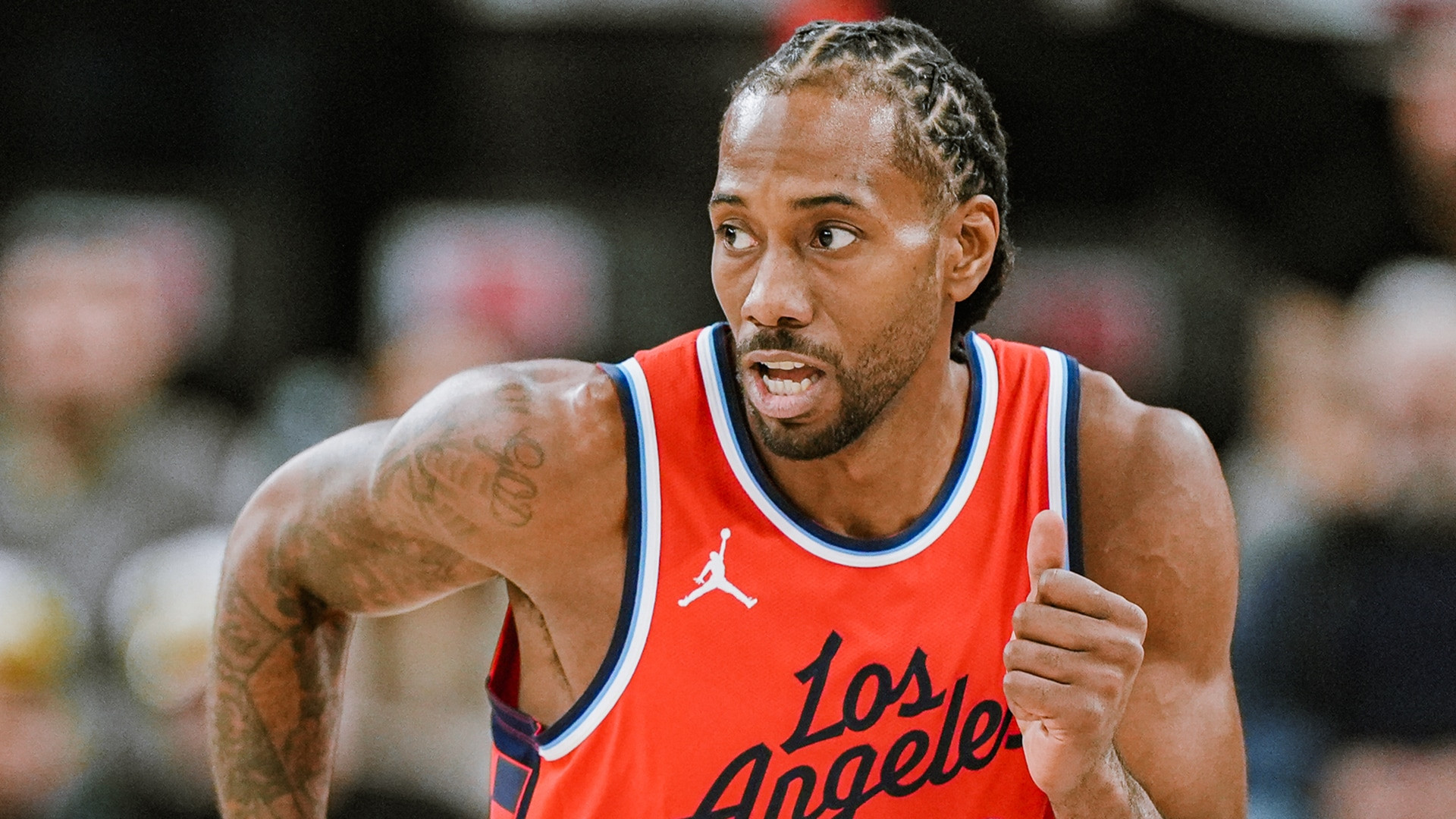 Kawhi Leonard Absen Karena Ingin Memastikan Keselamatan Keluarganya -  mainbasket.com