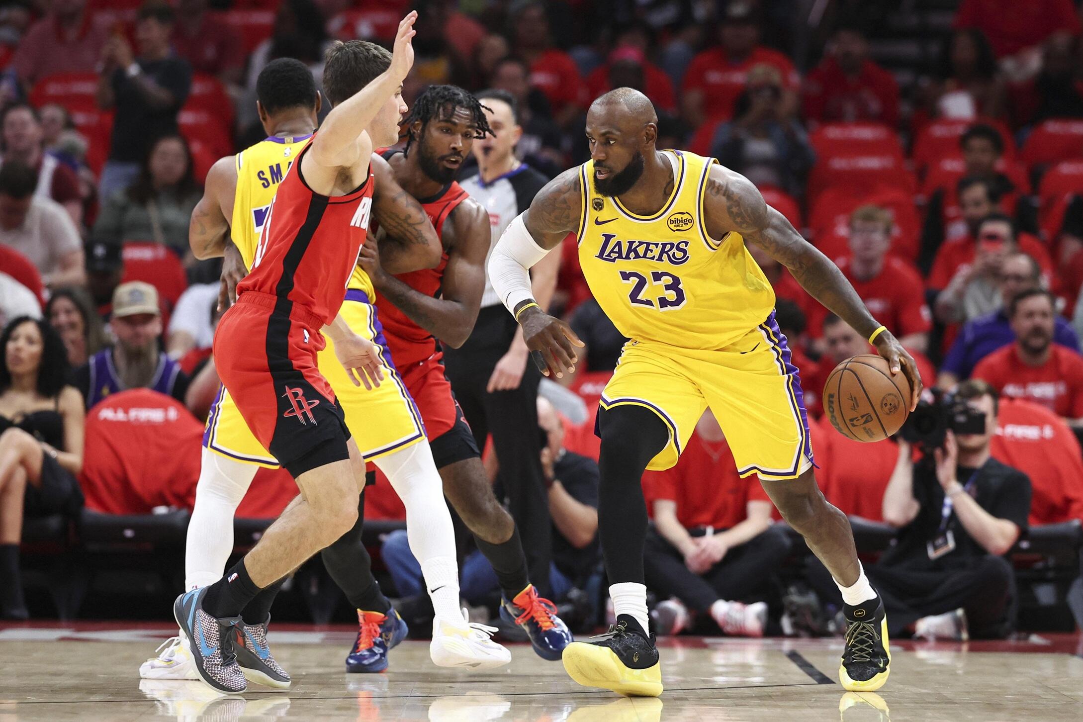 LeBron James Tampil Heroik, Lakers Unggul 3-0 di Playoff NBA 2026