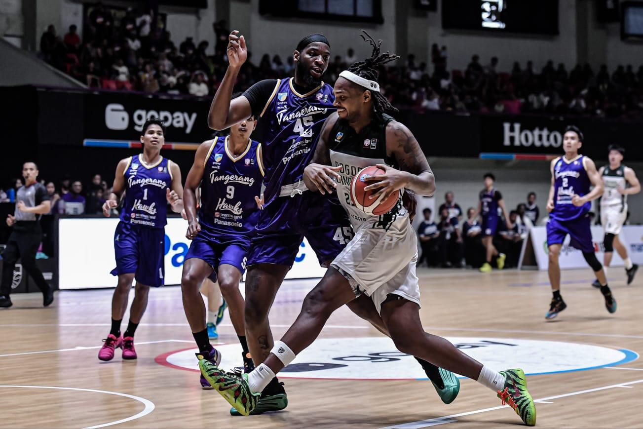 Hornbills Kalahkan Hawks 91-87, Rusak Momen Laga Kandang Terakhir Tangerang