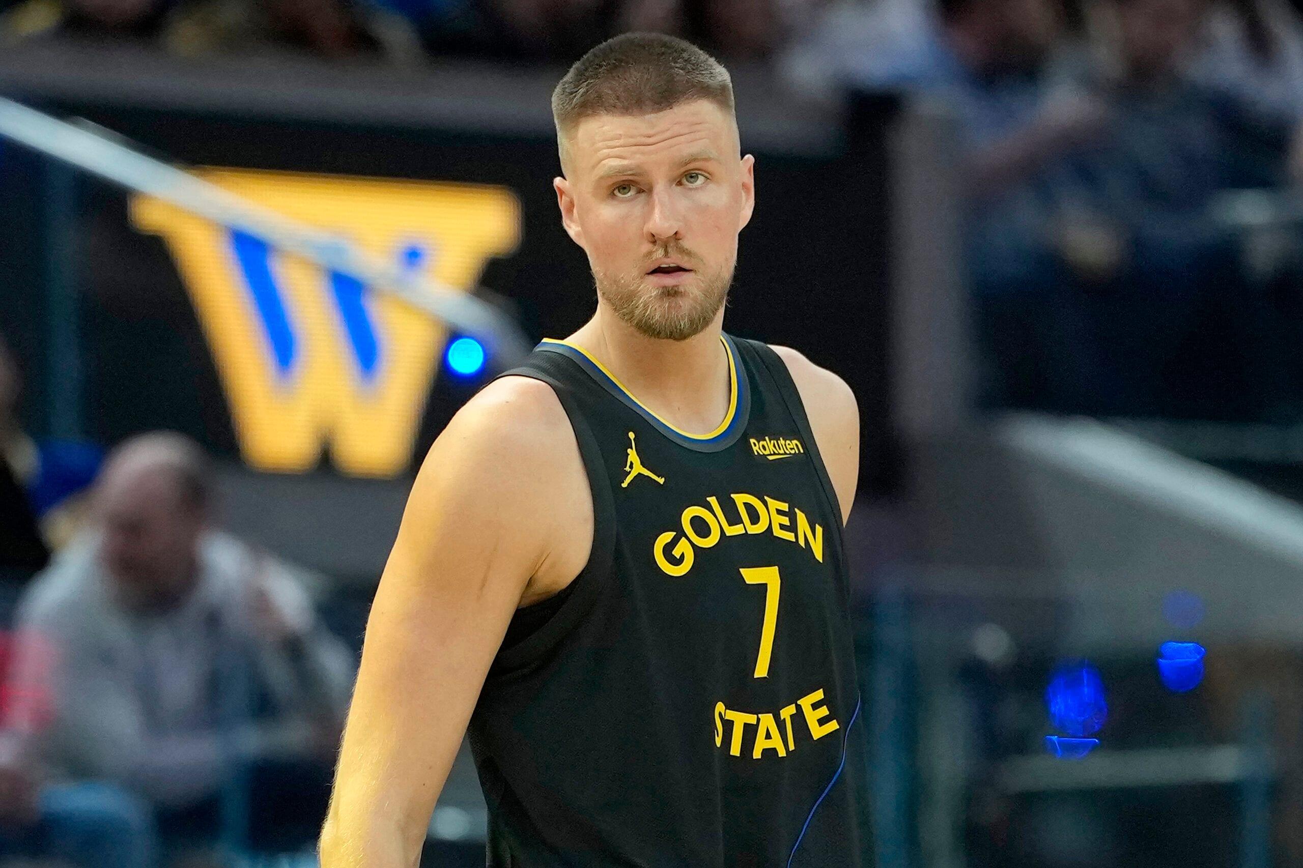 Kristaps Porzingis Perpanjang Kontrak 2 Tahun dengan Golden State Warriors