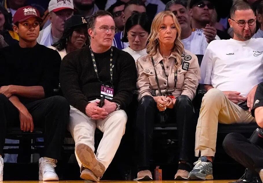 Jeanie Buss Melawan Lima Saudaranya soal Penjualan Saham Lakers
